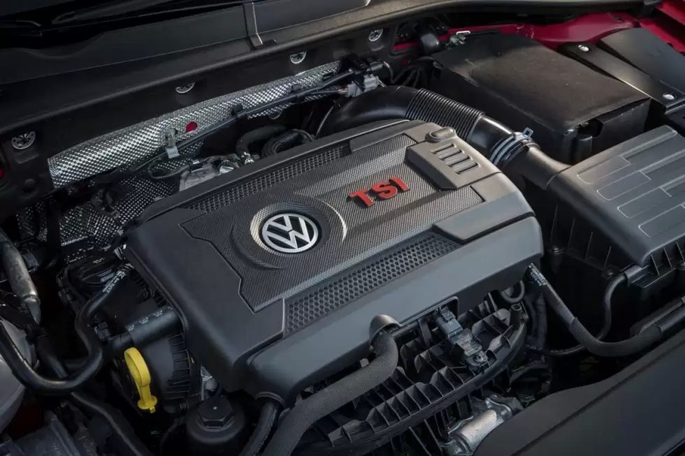 2017-Volkswagen-Golf-GTI-Mk7.5-engine