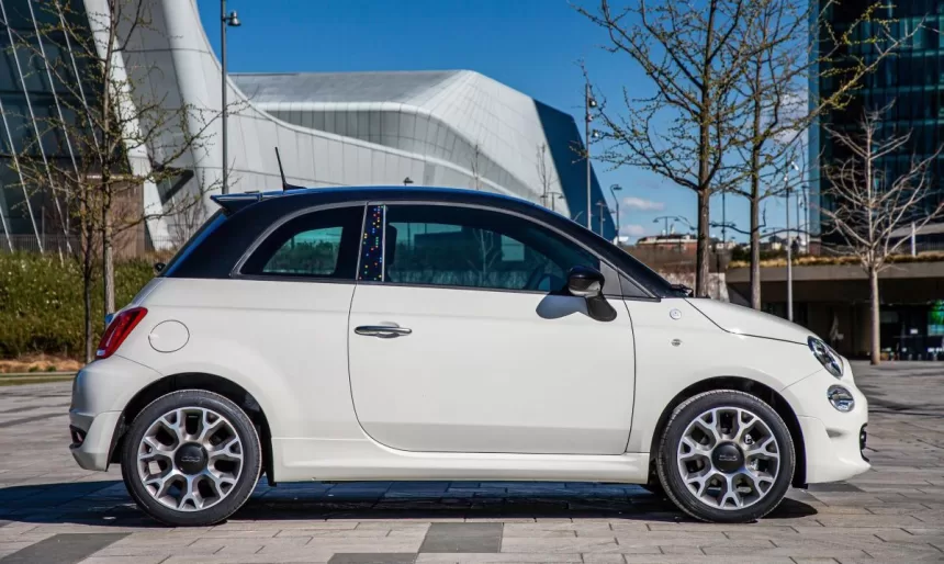 „Google” netikėtai automobilių partneriu pasirinko „Fiat”: mažuosius „Fiat 500” galėsime valdyti balsu
