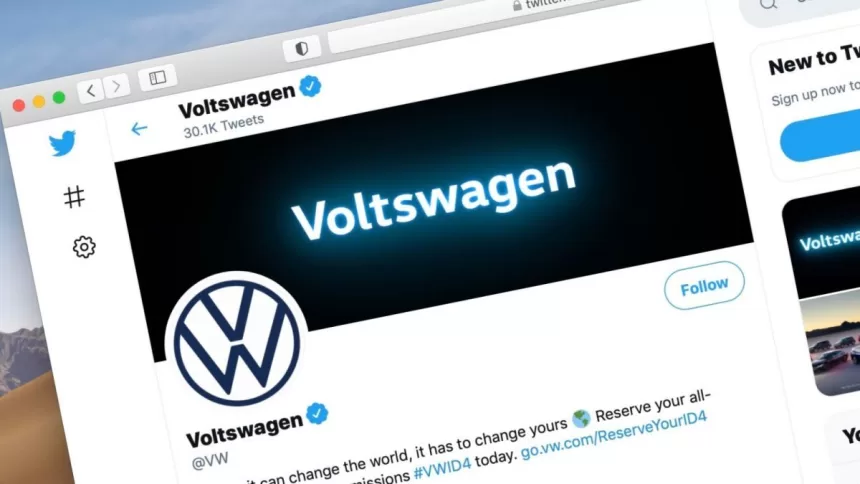 „Volkswagen“ oficialiai keičia pavadinimą: dabar vadinsis „Voltswagen“