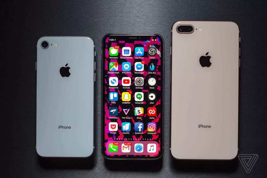 Kiek „iPhone X“ ir „iPhone 8“ yra atsparūs vandeniui?