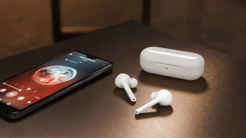 „Huawei” pristatė naujas belaides ausines: naujas dizainas, keletas patobulinimų ir dar mažesnė kaina