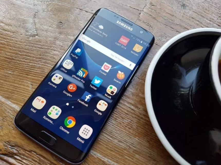 „Oppo“ pradės naudoti „Samsung“ ekranus su lenktais kraštais