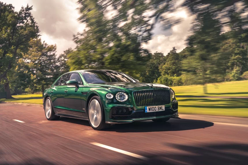 Prabangių automobilių gerbėjams tai patiks: „Bentley“ patobulino tai, kas tobula
