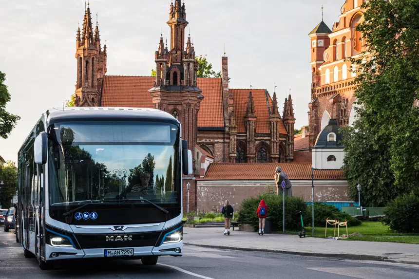 Lietuvoje pristatytas naujas elektrinis autobusas: gebės įveikti įspūdingą atstumą