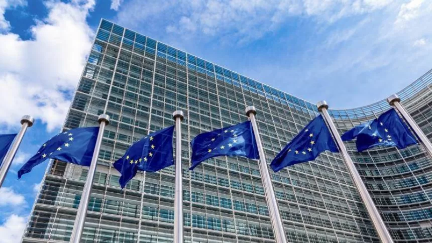 EK siekia kontroliuoti technologijų gigantus Europoje