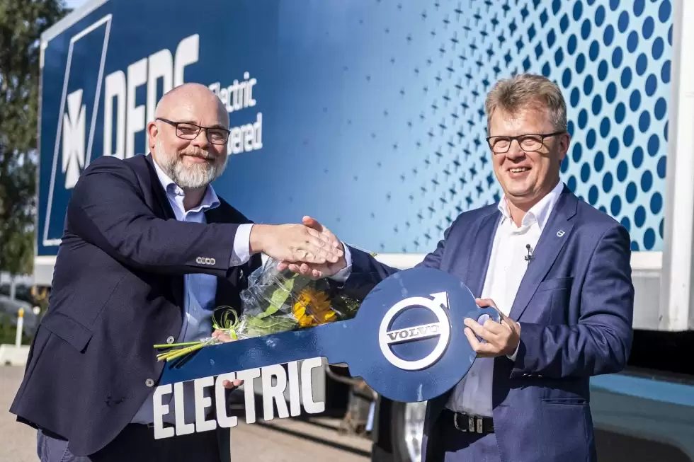 DFDS-perduotas-pirmasis-Volvo-FM-Electric