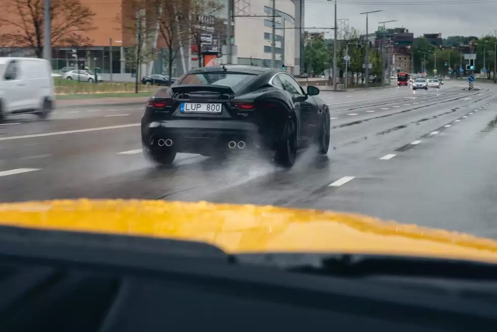 Jaguar-F-Type-Vilniuje-Gamintojo-atstovų-nuotr