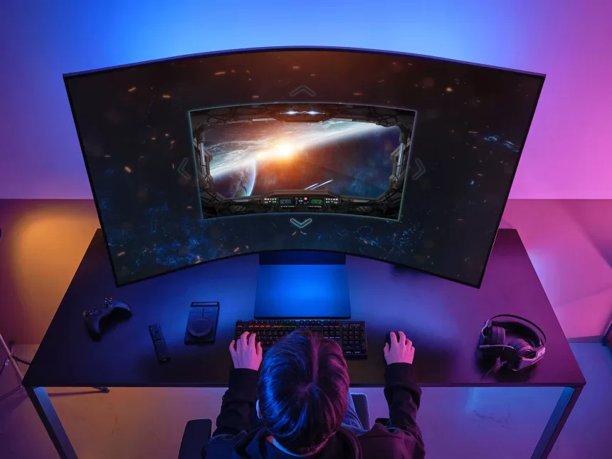 „Samsung“ pakėlė žaidimų patirtį į neregėtas aukštumas: pristatytas žadą atimantis „Odyssey Ark“ monitorius, pamatykite tai patys