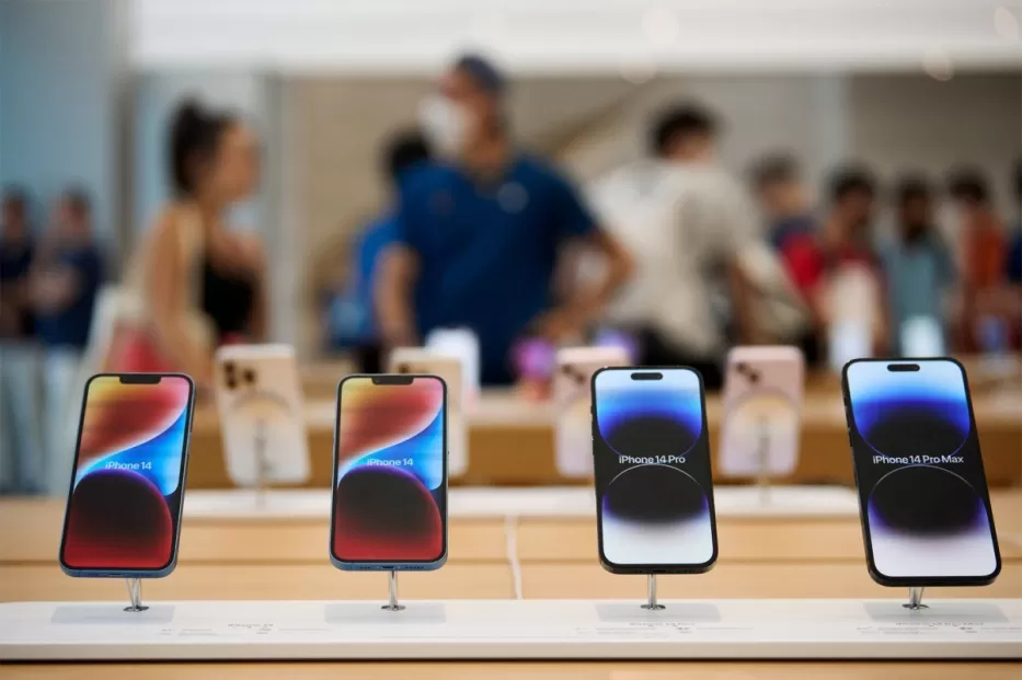 Absoliutus „Apple“ dominavimas: paskelbtas populiariausių telefonų dešimtukas, „iPhone“ flagmanų populiarumas nustebins daugelį