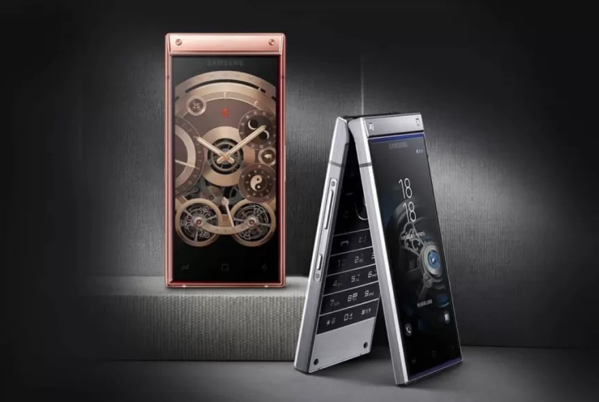 „Samsung“ pristatė itin galingą atlenkiamą telefoną - „Samsung W2019“