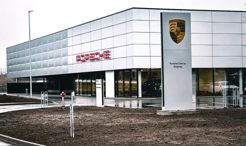 „Porsche“ atidarys naują centrą Vakarų Lietuvoje: nauja traukos vieta, visiems besidomintiems sportiniais automobiliais