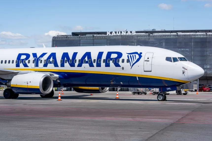 „Ryanair“ planai: nuo rudens naujas maršrutas Kauno oro uoste, Vilniuje atnaujins anksčiau vykdytą skrydį