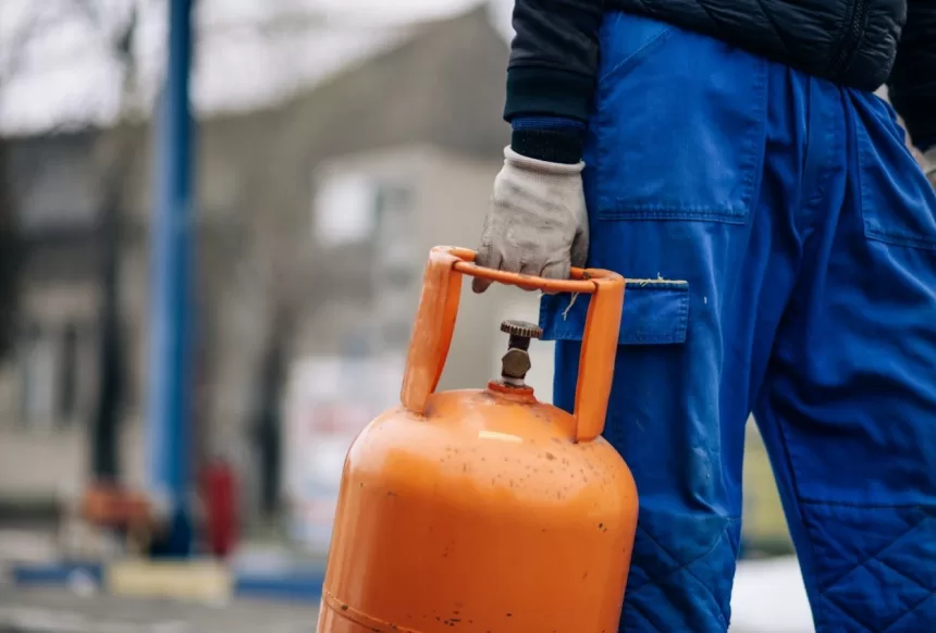 Nepražiopsokite: vis dar galite gauti iki 726 eurų siekiančią paramą ir atsikratyti namuose esančių dujų balionų