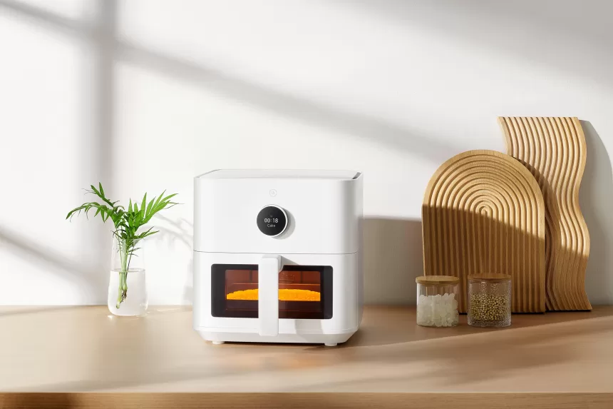 „Xiaomi” pristatė naują karšto oro gruzdintuvę – „Smart Air Fryer 5.5 l“: sveikesnė maisto gaminimo alternatyva ir išmanus valdymas, kuris nepaliks abejingų