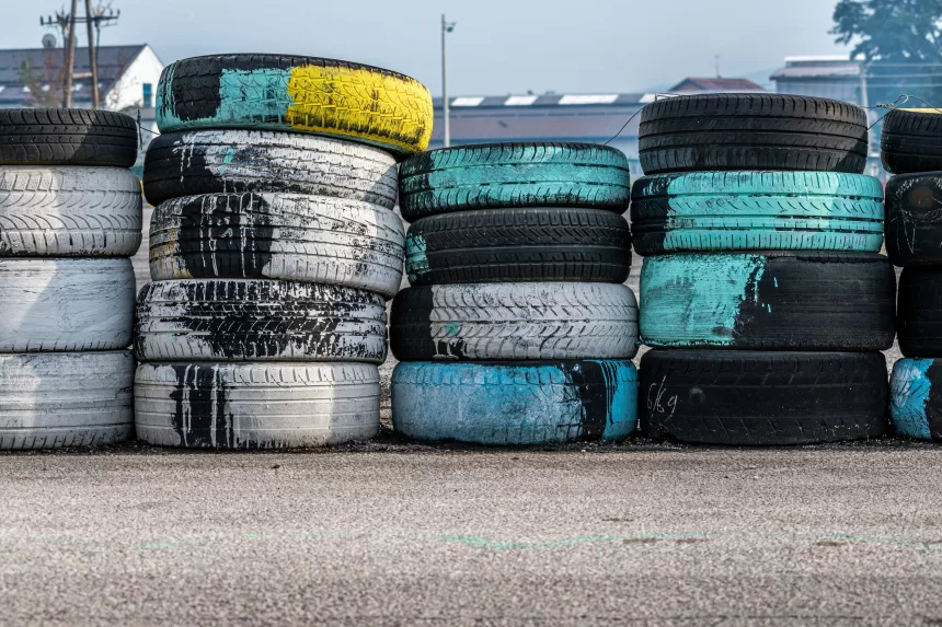 Atėjus rudeniui ir atvėsus orams – būtina pasirūpinti automobilio padangomis: kaip pasirinkti tinkamą padangų slėgį ir kitą informacija, kurią turėtų žinoti kiekvienas vairuotojas