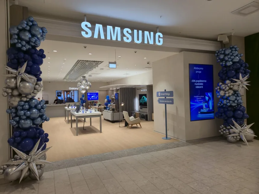 „Samsung“ atidaro pirmąją patirčių parduotuvę Lietuvoje: kvies ne tik išbandyti naujausias technologijas, bet ir patirti, kaip bendrovės kuriami įrenginiai veikia realioje išmanių namų aplinkoje