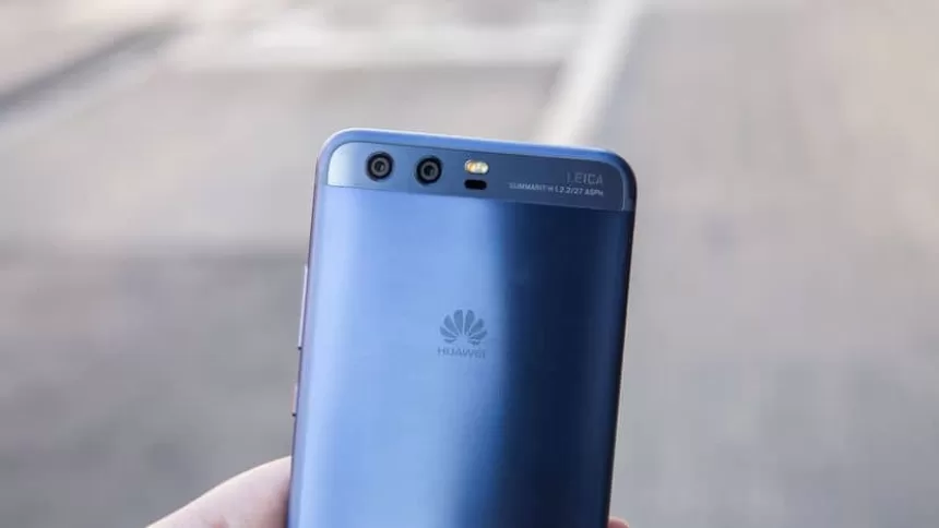 „Huawei“ žada pristatyti dar vieną išmanųjį su neįprastu ekranu