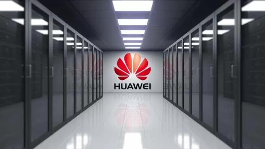 „Huawei“ vadovas patvirtino įspūdingai sumažėjusius telefonų pardavimus tarptautinėje rinkoje