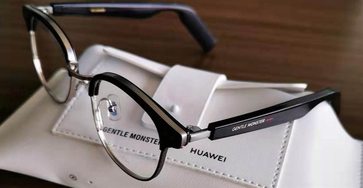 „Huawei” kuria akinius su besisukiojančia asmenukių kamera