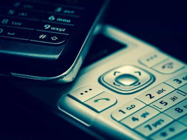 Naudojantieji mygtukinius telefonus rizikuoja nesulaukti pagalbos