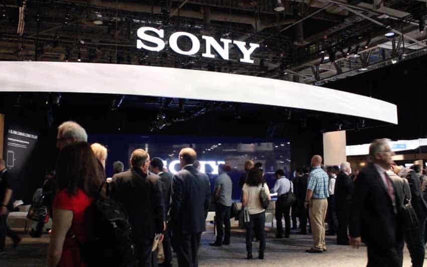 „Sony“ ketina nustebinti ir ruošia telefoną su 6 kameromis
