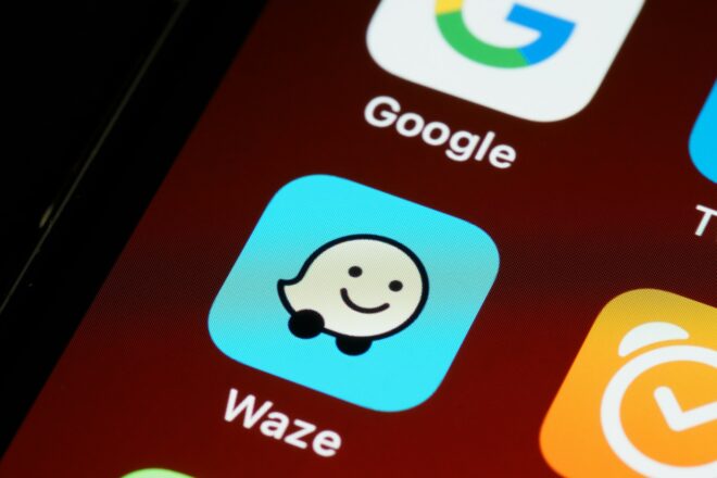 „Waze“ programėlė. Unsplash nuotr.