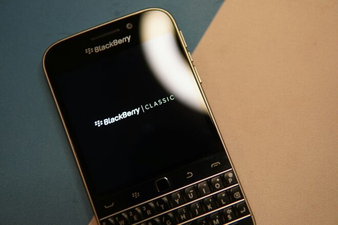 „Blackberry“ telefonas. Unsplash nuotr.