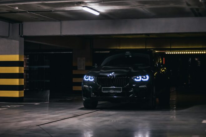 BMW automobilis. Unsplash nuotr.