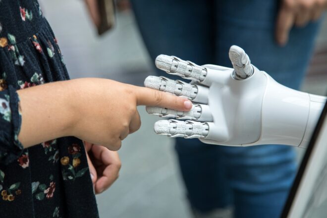 Robotas. Unsplash nuotr
