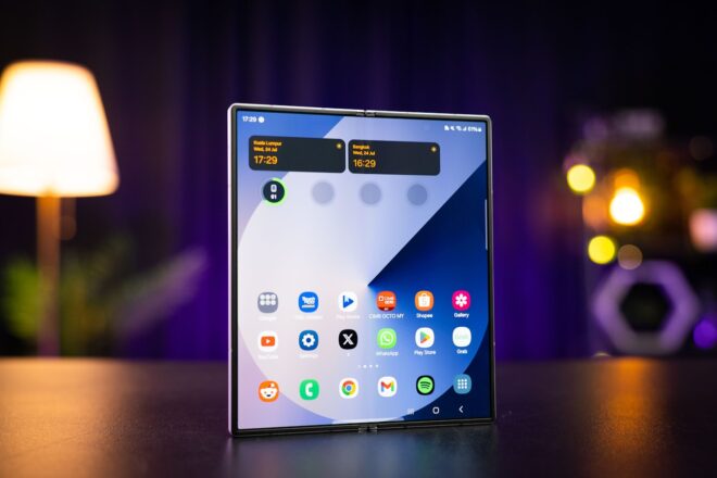 „Samsung Galaxy Fold“ serijos įrenginys. Unsplash nuotr.